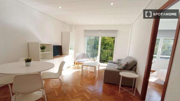 Habitación en piso compartido en valencia.