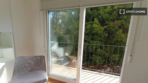 Habitación en piso compartido en valencia.