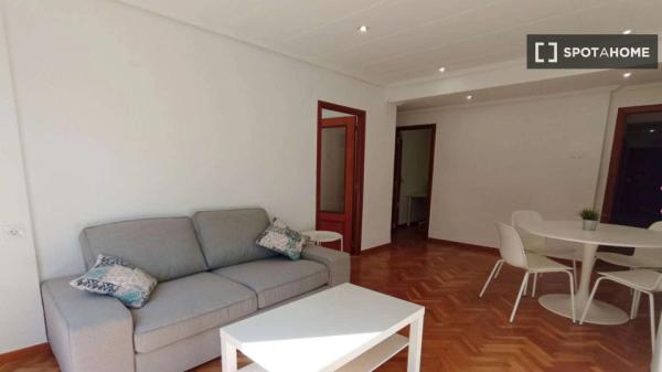 Habitación en piso compartido en valencia.