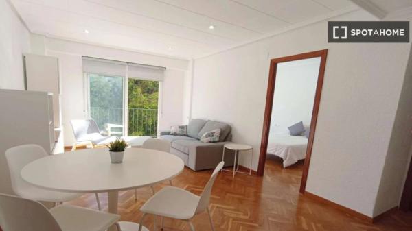 Habitación en piso compartido en valencia.