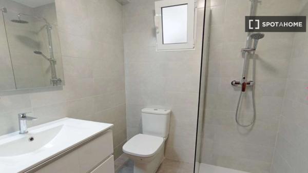 Habitación en piso compartido en valencia.