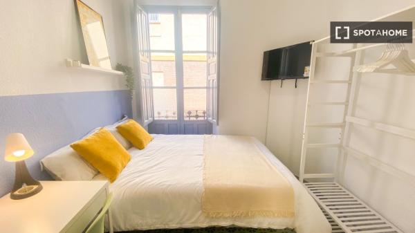 Pokój we wspólnym mieszkaniu w Granadzie