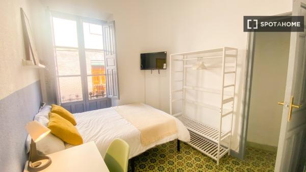 Pokój we wspólnym mieszkaniu w Granadzie