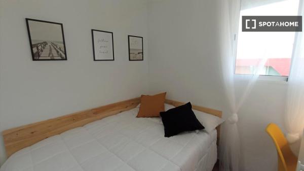 Pokój we wspólnym mieszkaniu w Granadzie