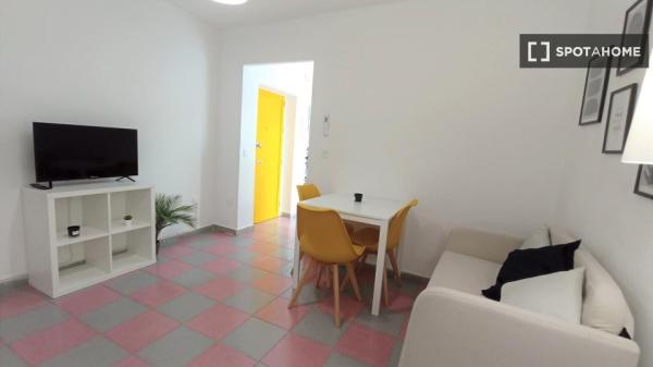 Pokój we wspólnym mieszkaniu w Granadzie