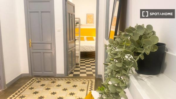 Pokój we wspólnym mieszkaniu w Granadzie
