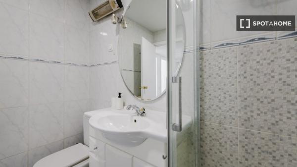 Alquilo habitacion en Madrid