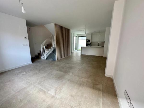 Chalet adosado en venta en calle José Manuel Blecua, 12