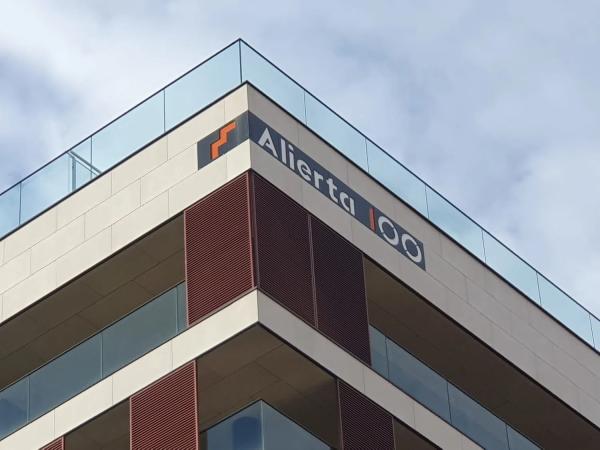 Ático en venta en avenida Cesáreo Alierta, 100