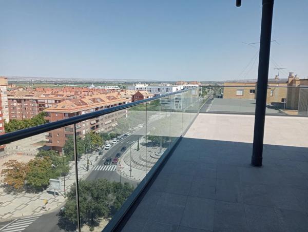 Ático en venta en avenida Cesáreo Alierta, 100