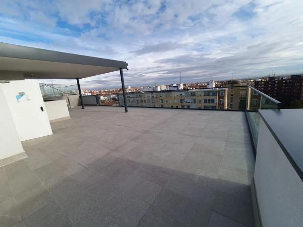 Ático en venta en avenida Cesáreo Alierta, 100