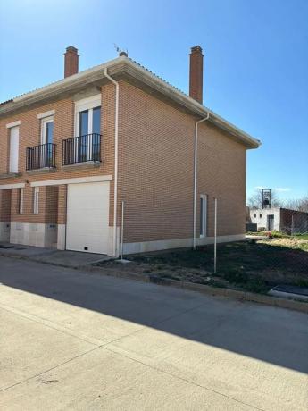 10 CHALETS VILLABRAGIMA