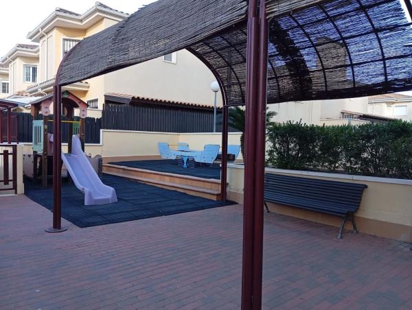 Chalet pareado en calle Josefina Manresa, 32