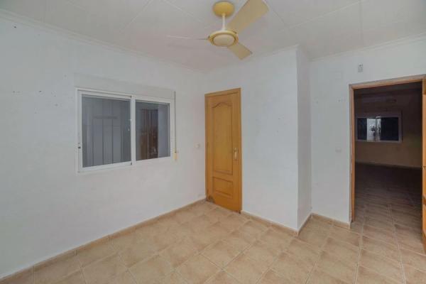 Casa independiente en carretera Alicante-Valencia