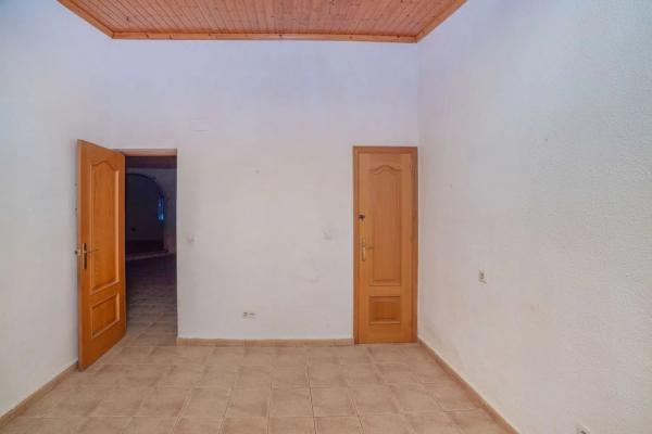 Casa independiente en carretera Alicante-Valencia