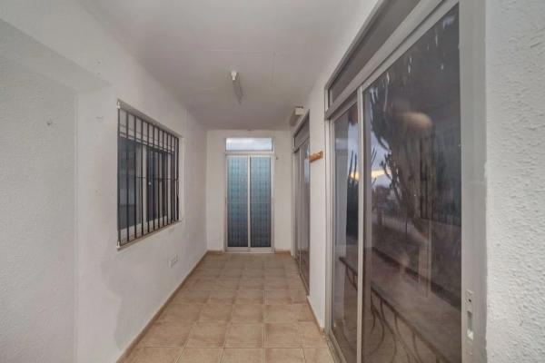 Casa independiente en carretera Alicante-Valencia