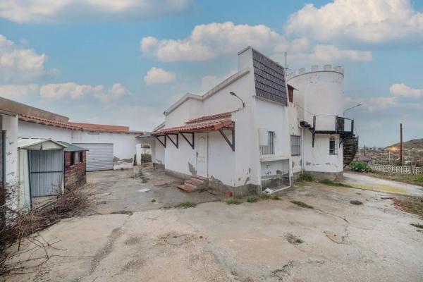 Casa independiente en carretera Alicante-Valencia