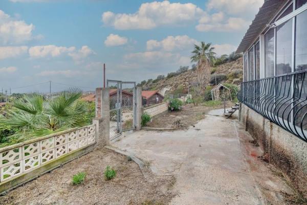 Casa independiente en carretera Alicante-Valencia