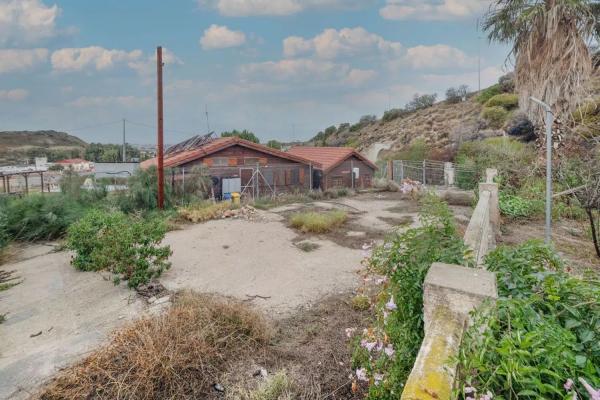 Casa independiente en carretera Alicante-Valencia
