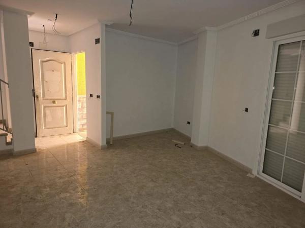 Chalet adosado en calle Familiar