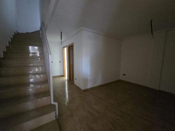 Chalet adosado en calle Familiar