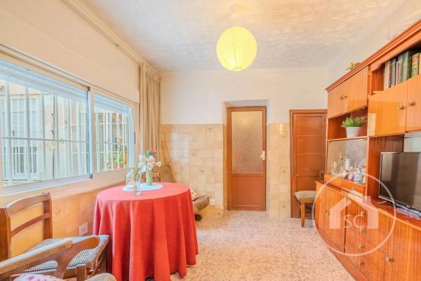 Casa independiente en calle Milagros Maestre Esteve