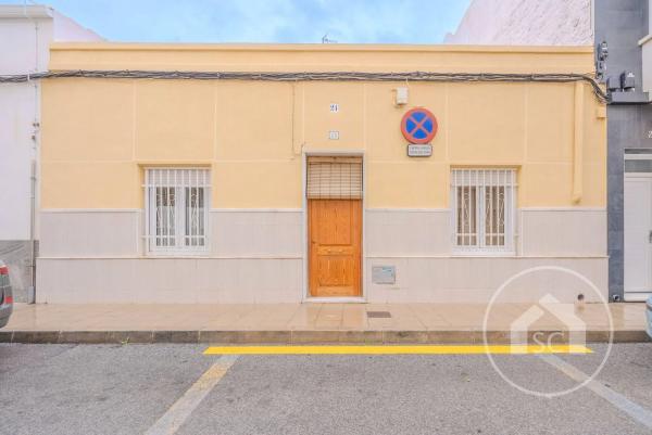 Casa independiente en calle Milagros Maestre Esteve