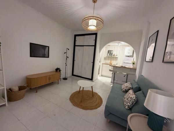 Estudio en calle Argolidas, 5