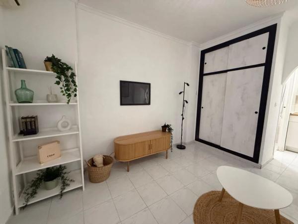 Estudio en calle Argolidas, 5