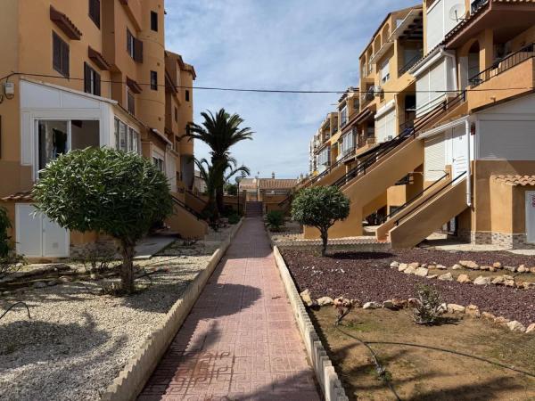 Estudio en calle Argolidas, 5