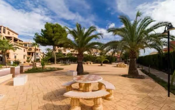 Estudio en calle Argolidas, 5