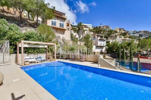 Casa independiente en calle Suecia, 68 --82