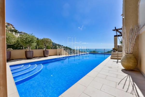 Casa independiente en calle Suecia, 68 --82