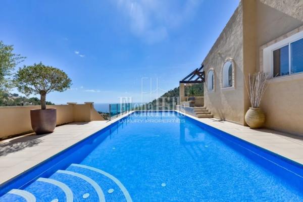 Casa independiente en calle Suecia, 68 --82