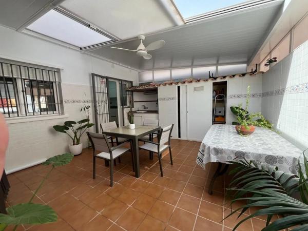 Chalet adosado en calle Gladiolo