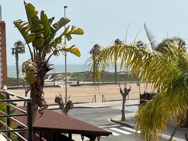 Chalet adosado en calle Gladiolo