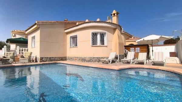 Casa independiente en calle Aeroport s/n