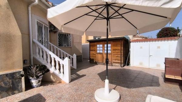 Casa independiente en calle Aeroport s/n