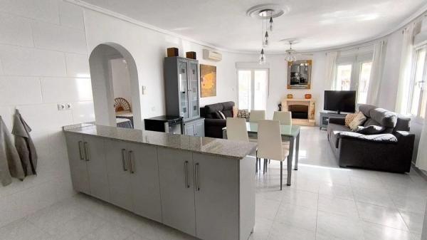 Casa independiente en calle Aeroport s/n