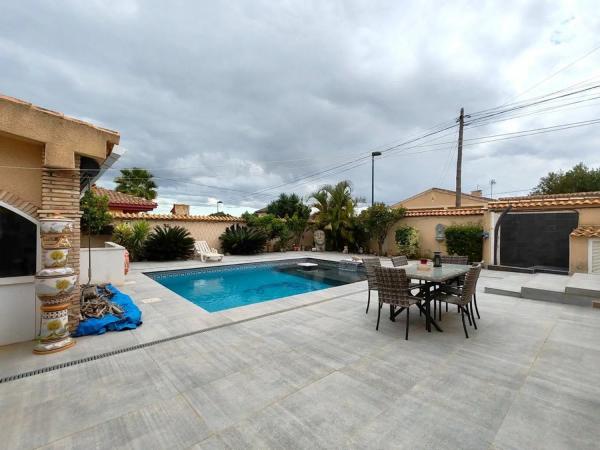 Casa independiente en calle Higuera, 3