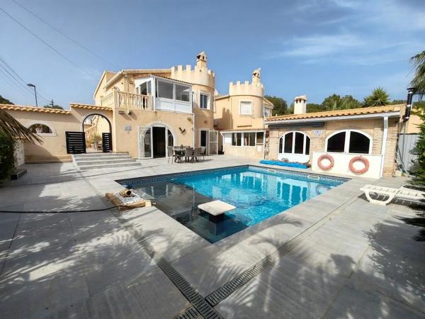 Casa independiente en calle Higuera, 3