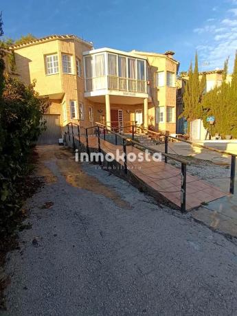 Casa independiente en camino del Planet