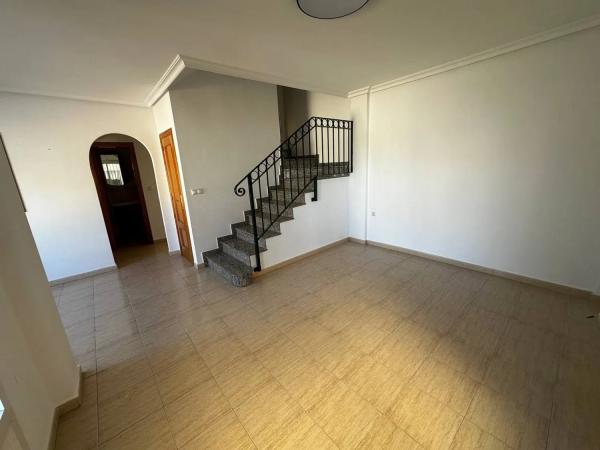 Chalet adosado en calle Holanda, 51