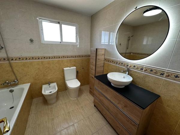 Chalet adosado en calle Holanda, 51