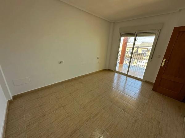 Chalet adosado en calle Holanda, 51