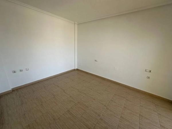 Chalet adosado en calle Holanda, 51