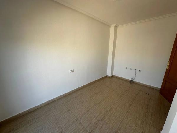 Chalet adosado en calle Holanda, 51