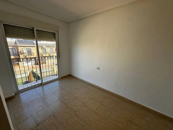 Chalet adosado en calle Holanda, 51