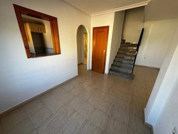 Chalet adosado en calle Holanda, 51