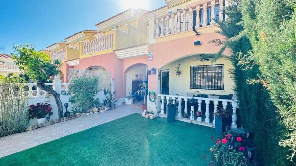 Chalet adosado en avenida de Huelva